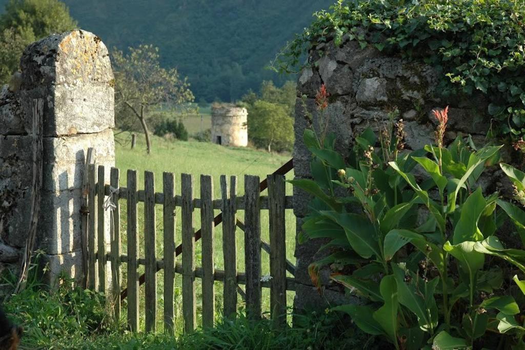 Agroturismo La Casona De Belmonte Ovinana  Ngoại thất bức ảnh